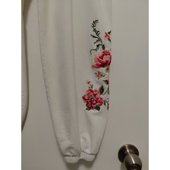 Driftwood Joggers White With Floral Embroidery XL - Picture 6 of 9